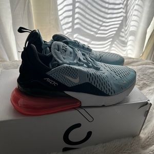 Women’s nike airmax 270 ocean bliss size 8.5 USED
